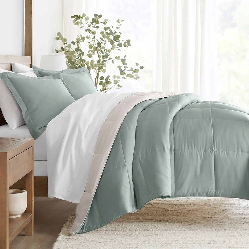 Reversible Down Alternative Comforter Linens and Hutch (King/Cal King), (EucalyptusNatural)