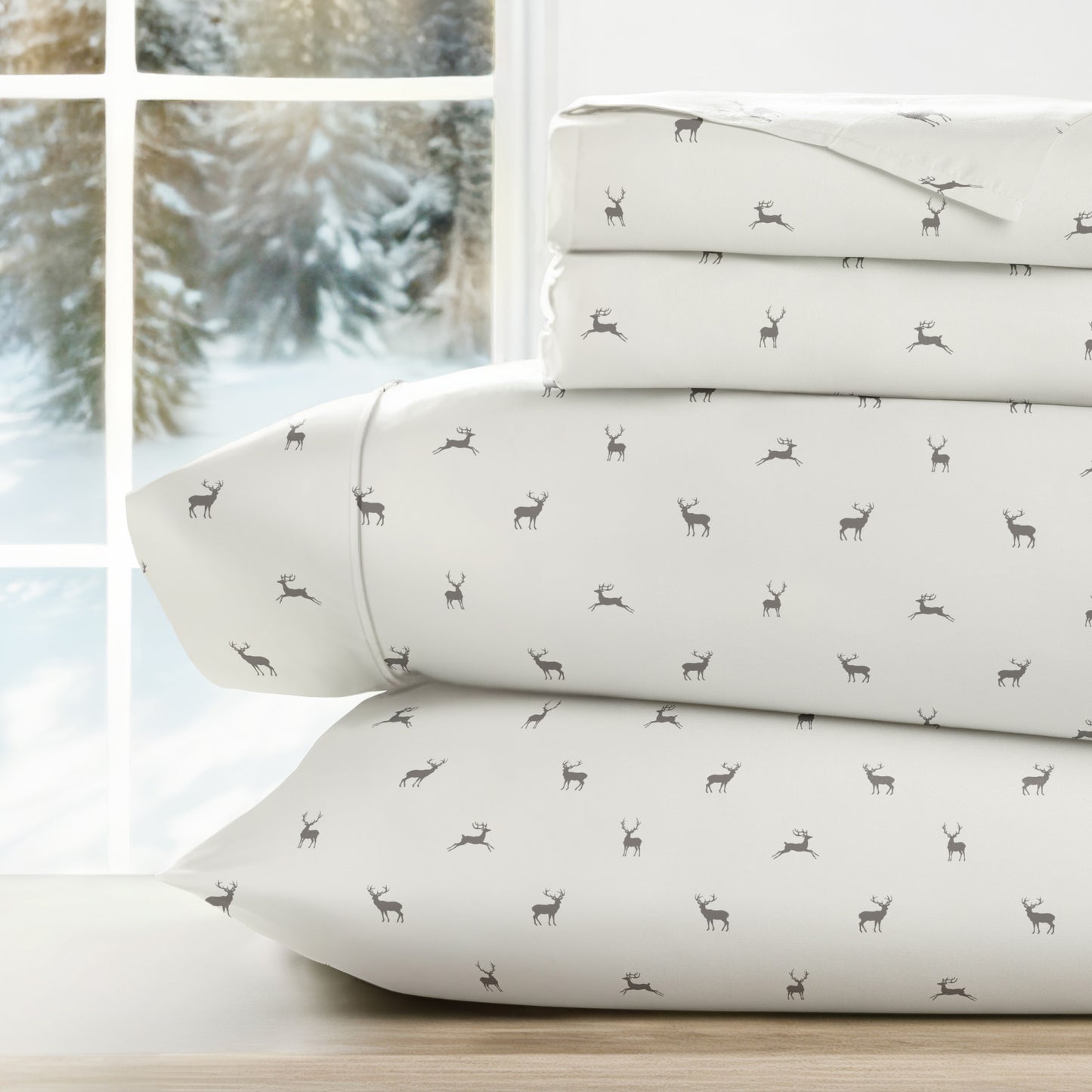 1 Reindeer Patterned 4-Piece Sheet Set