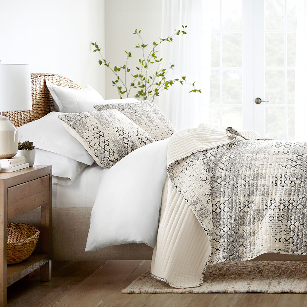 Distressed Aztec Reversible Quilted Coverlet Set (Sale) - Linens And Hutch