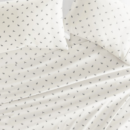 1 Reindeer Patterned 4-Piece Sheet Set