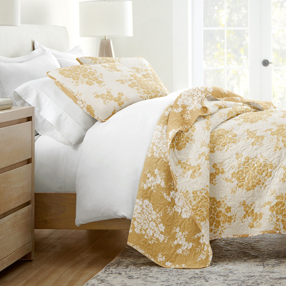 Distressed Bouquet Reversible Quilted Coverlet Set – Linens And Hutch