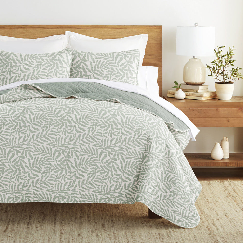 Tossed Ferns Reversible Quilted Coverlet Set – Linens And Hutch