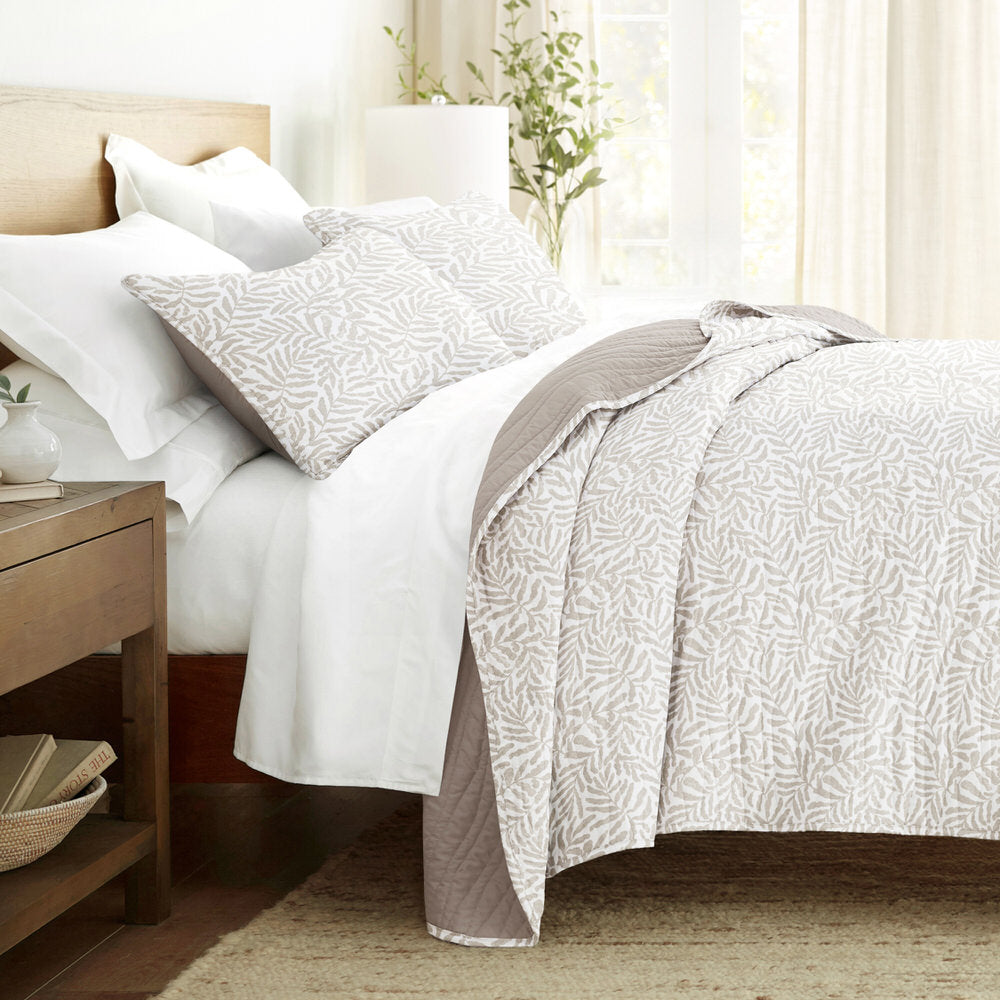 Tossed Ferns Reversible Quilted Coverlet Set – Linens And Hutch