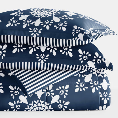 Navy Daisy