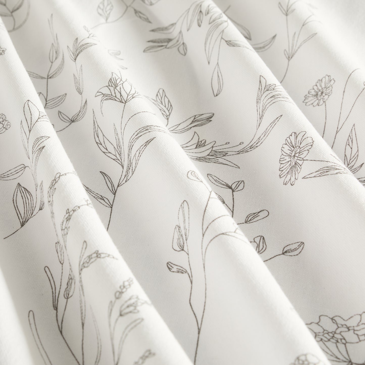 Linear Flowers Patterned Shower Curtain