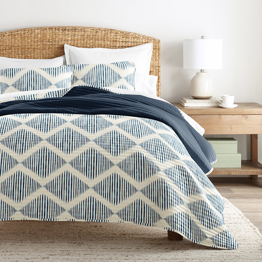 Distressed Diamond Reversible Quilted Coverlet Set – Linens And Hutch
