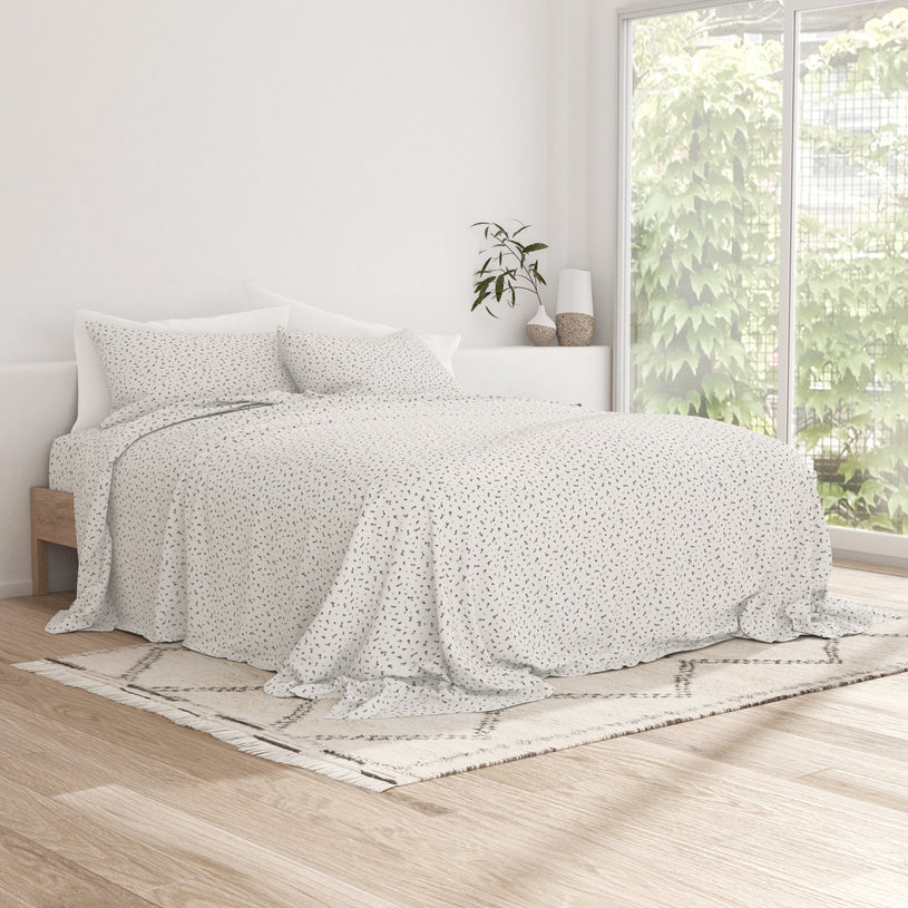 Spotted Leaves Pattern 4-Piece Sheet Set - Sale