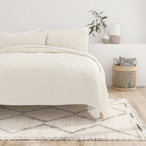 Ivory, 3-Piece Damask Quilted Coverlet Set