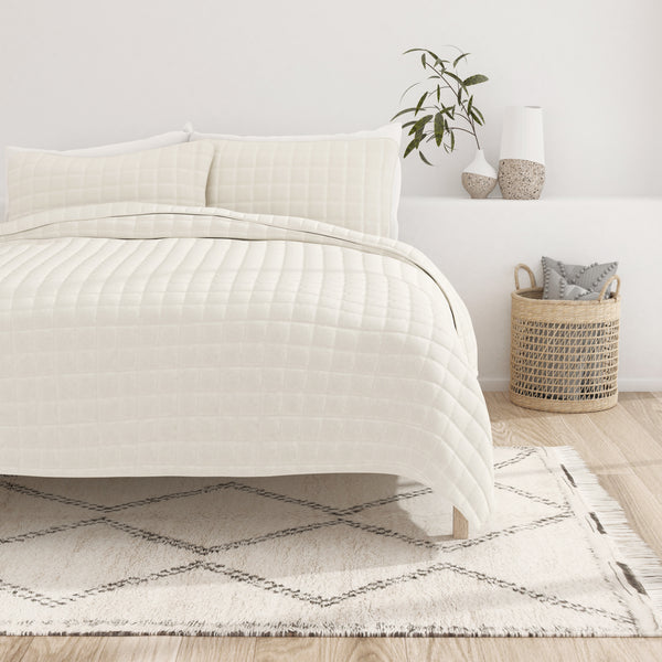 Ivory, 3-Piece Square Quilted Coverlet Set 600px alternate image