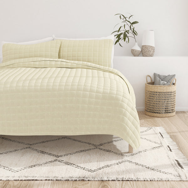 Yellow, 3-Piece Square Quilted Coverlet Set 600px