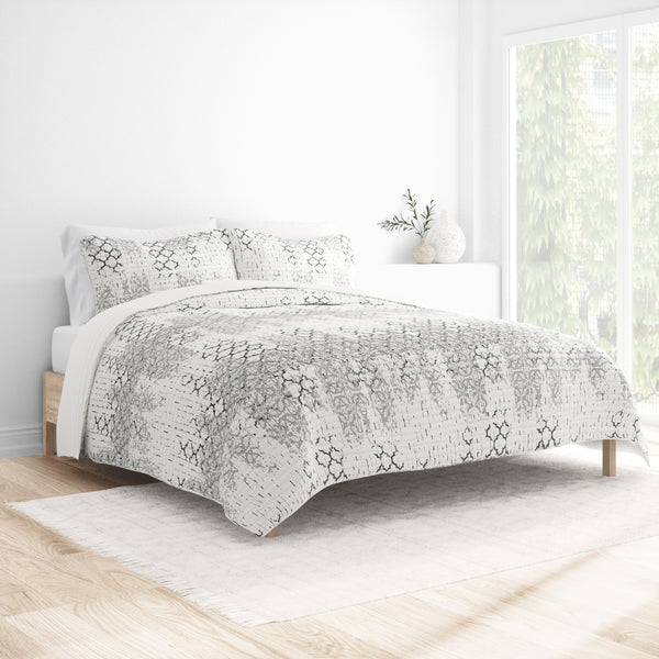 Distressed Aztec Reversible Quilted Coverlet Set 600px